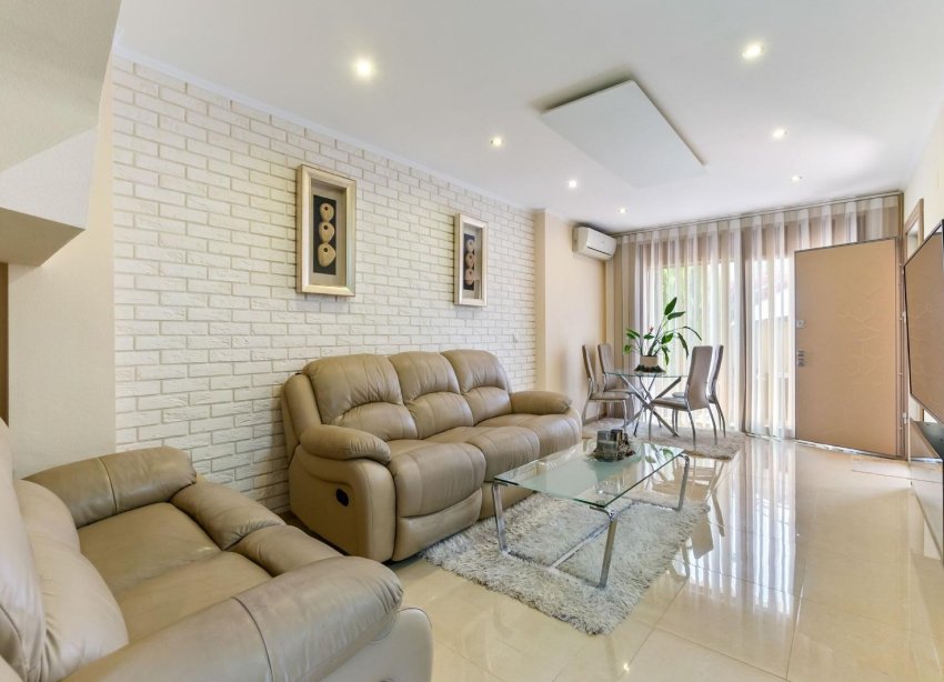 Resale - Terraced house / Townhouse - Torrevieja - Aguas Nuevas