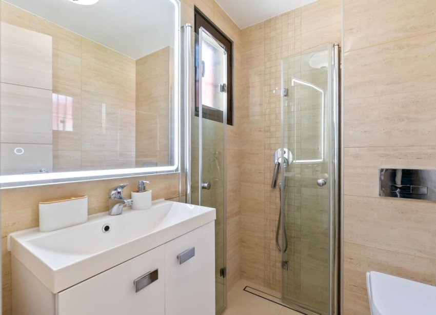 Resale - Terraced house / Townhouse - Torrevieja - Aguas Nuevas