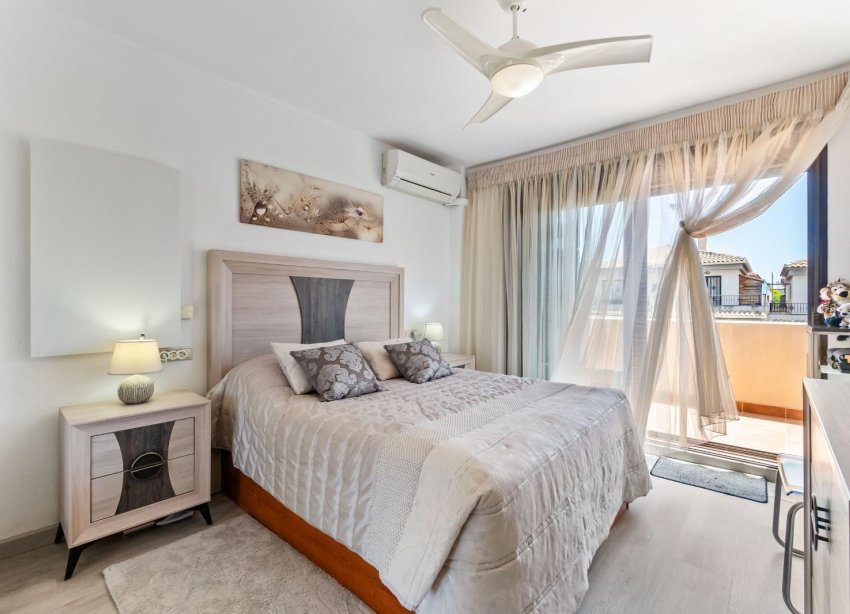 Resale - Terraced house / Townhouse - Torrevieja - Aguas Nuevas