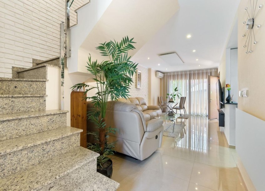 Resale - Terraced house / Townhouse - Torrevieja - Aguas Nuevas