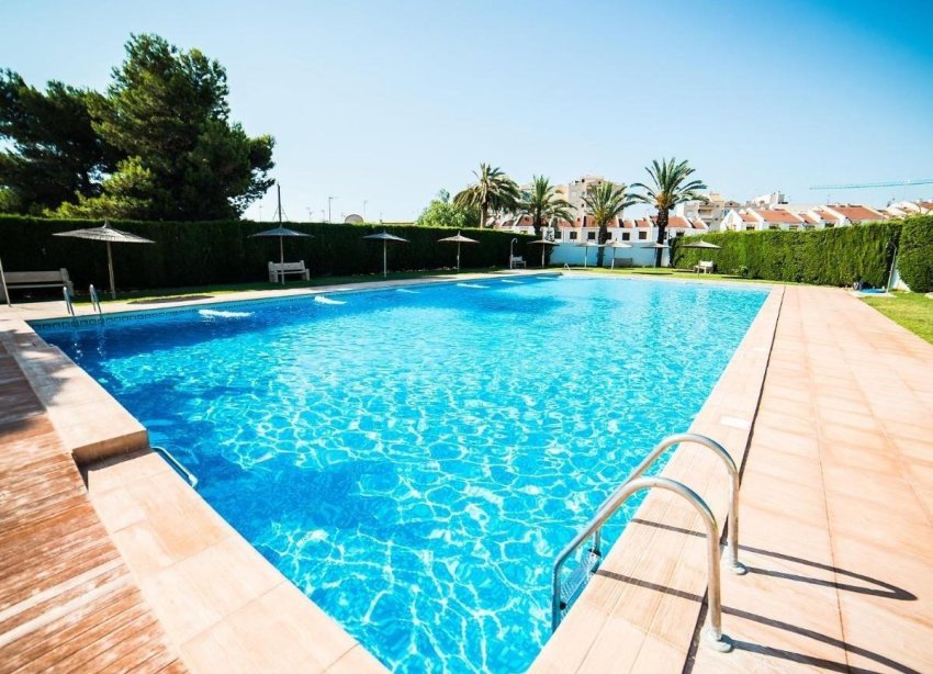 Resale - Terraced house / Townhouse - Torrevieja - Calas blanca