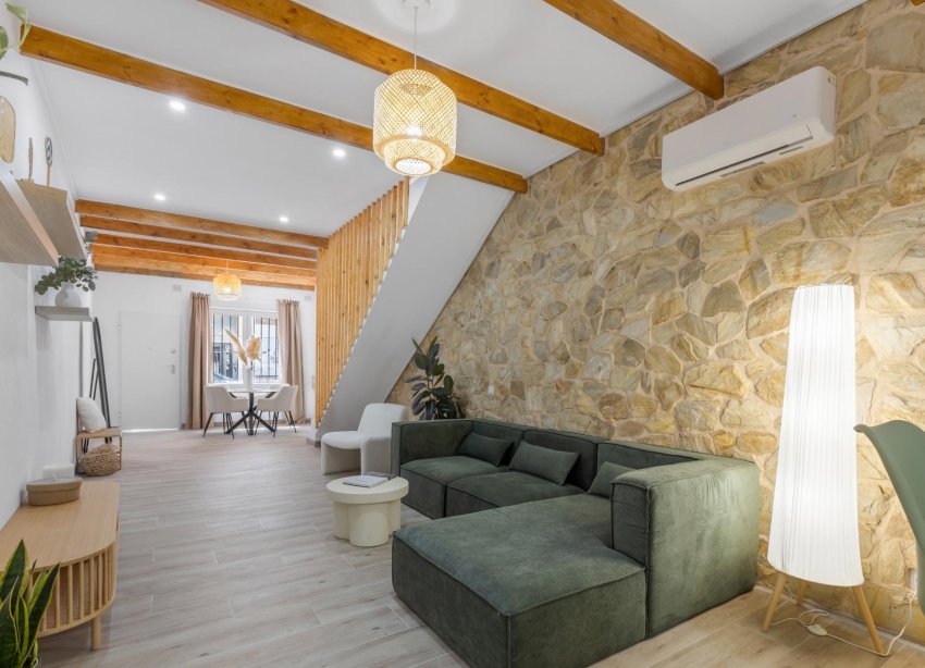 Resale - Terraced house / Townhouse - Torrevieja - Centro - Muelle Pesquero