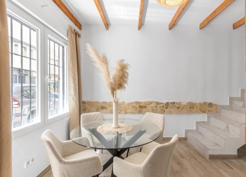 Resale - Terraced house / Townhouse - Torrevieja - Centro - Muelle Pesquero