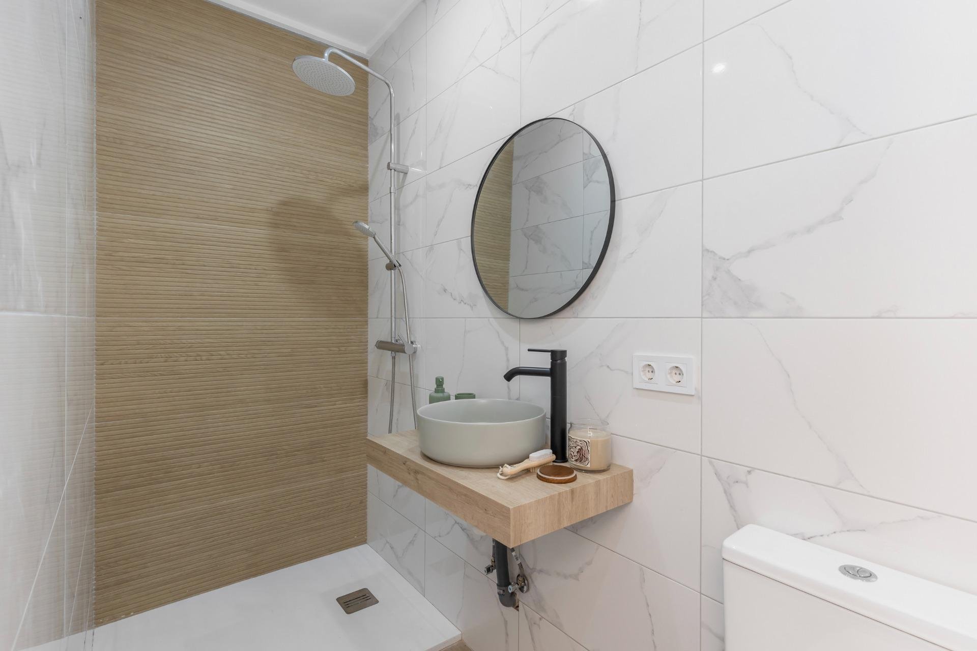 Resale - Terraced house / Townhouse - Torrevieja - Centro - Muelle Pesquero