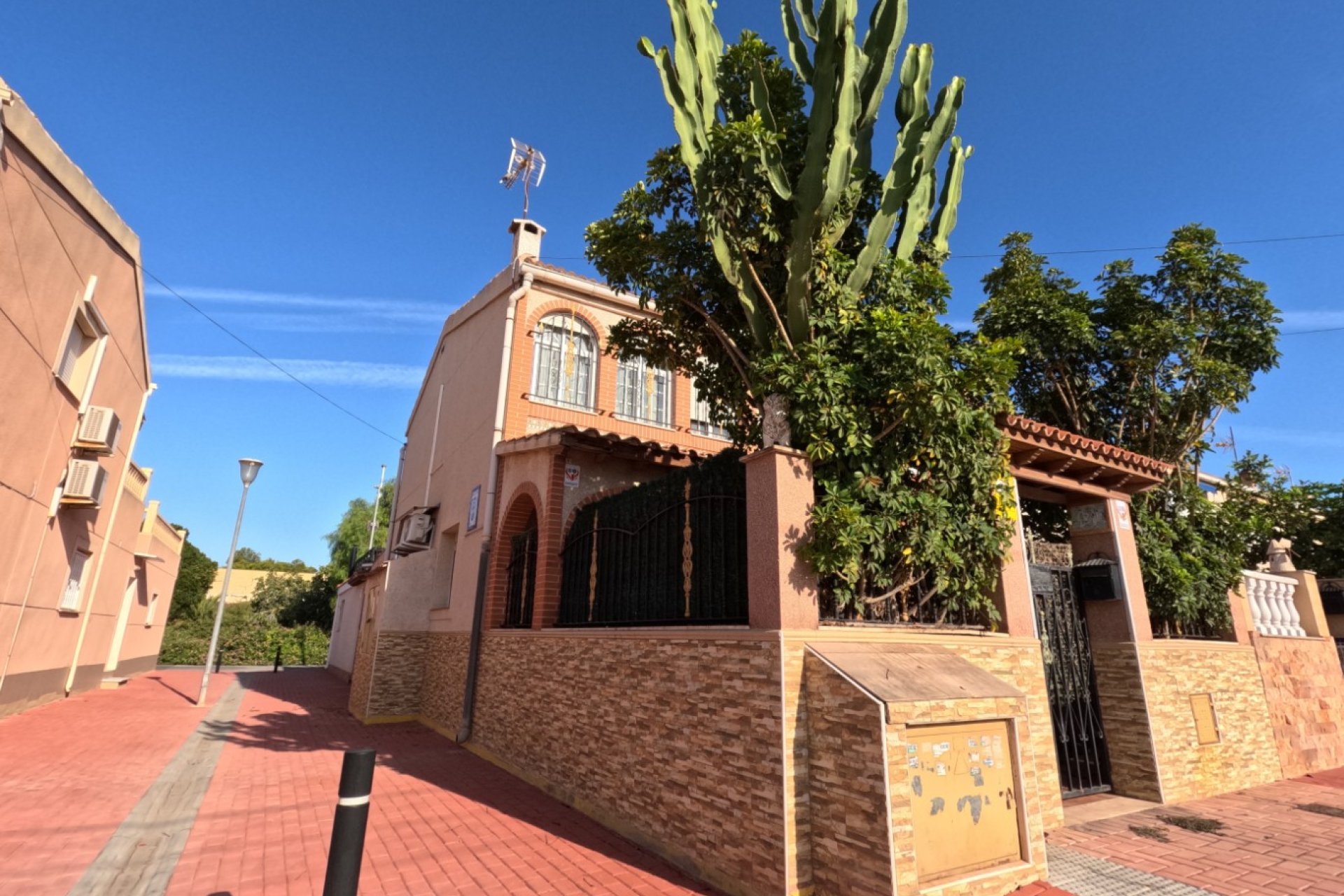 Resale - Terraced house / Townhouse - Torrevieja - El Acequión - Los Náufragos