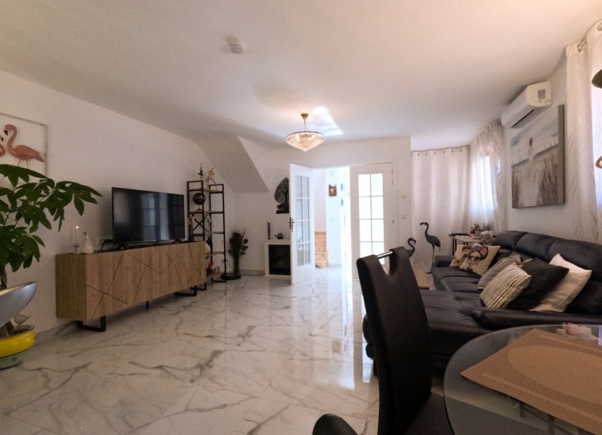 Resale - Terraced house / Townhouse - Torrevieja - El Acequión - Los Náufragos