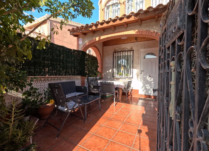 Resale - Terraced house / Townhouse - Torrevieja - El Acequión - Los Náufragos
