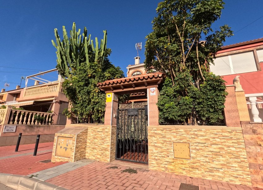 Resale - Terraced house / Townhouse - Torrevieja - El Acequión - Los Náufragos