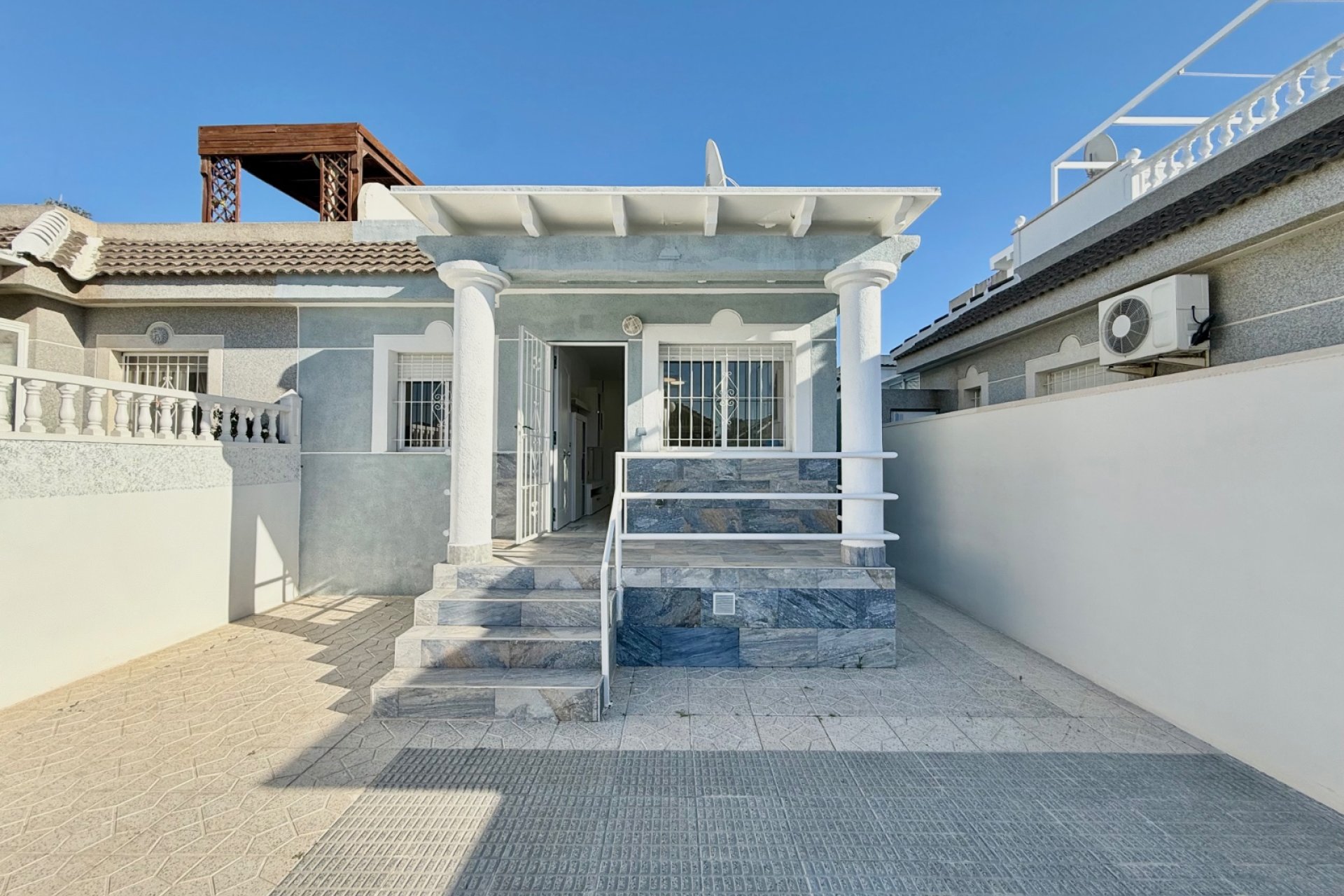 Resale - Terraced house / Townhouse - Torrevieja - El chaparral