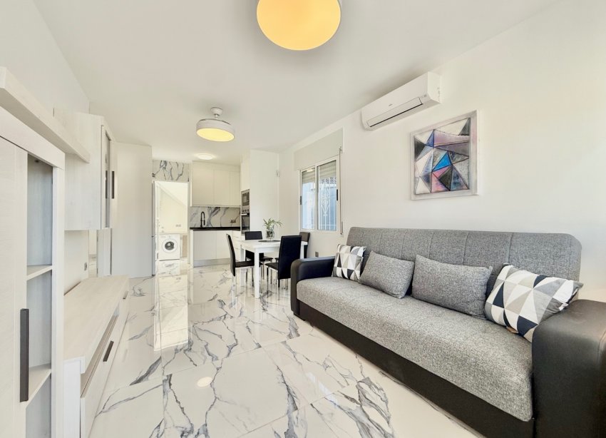 Resale - Terraced house / Townhouse - Torrevieja - El chaparral