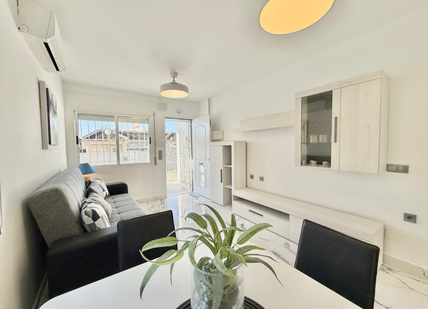 Resale - Terraced house / Townhouse - Torrevieja - El chaparral