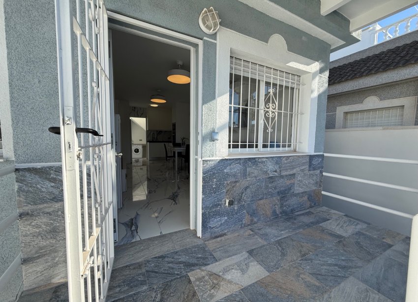 Resale - Terraced house / Townhouse - Torrevieja - El chaparral