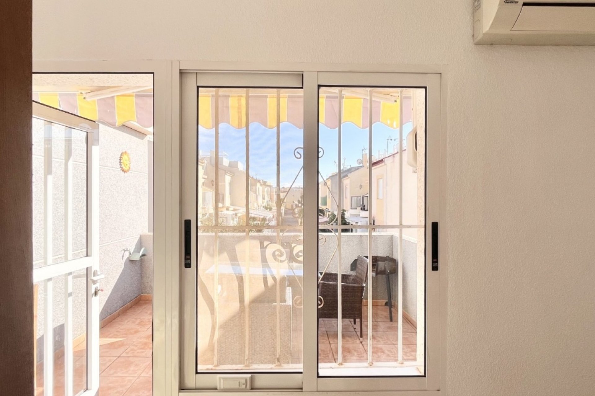 Resale - Terraced house / Townhouse - Torrevieja - La Siesta - El Salado -  Torreta