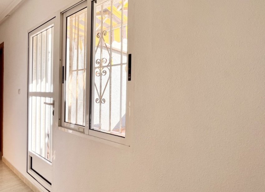 Resale - Terraced house / Townhouse - Torrevieja - La Siesta - El Salado -  Torreta