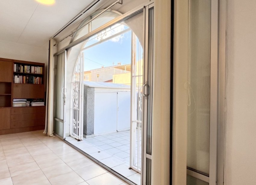 Resale - Terraced house / Townhouse - Torrevieja - La Siesta - El Salado -  Torreta