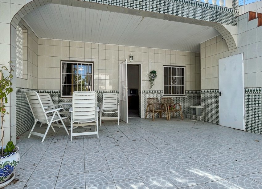 Resale - Terraced house / Townhouse - Torrevieja - La Siesta - El Salado -  Torreta
