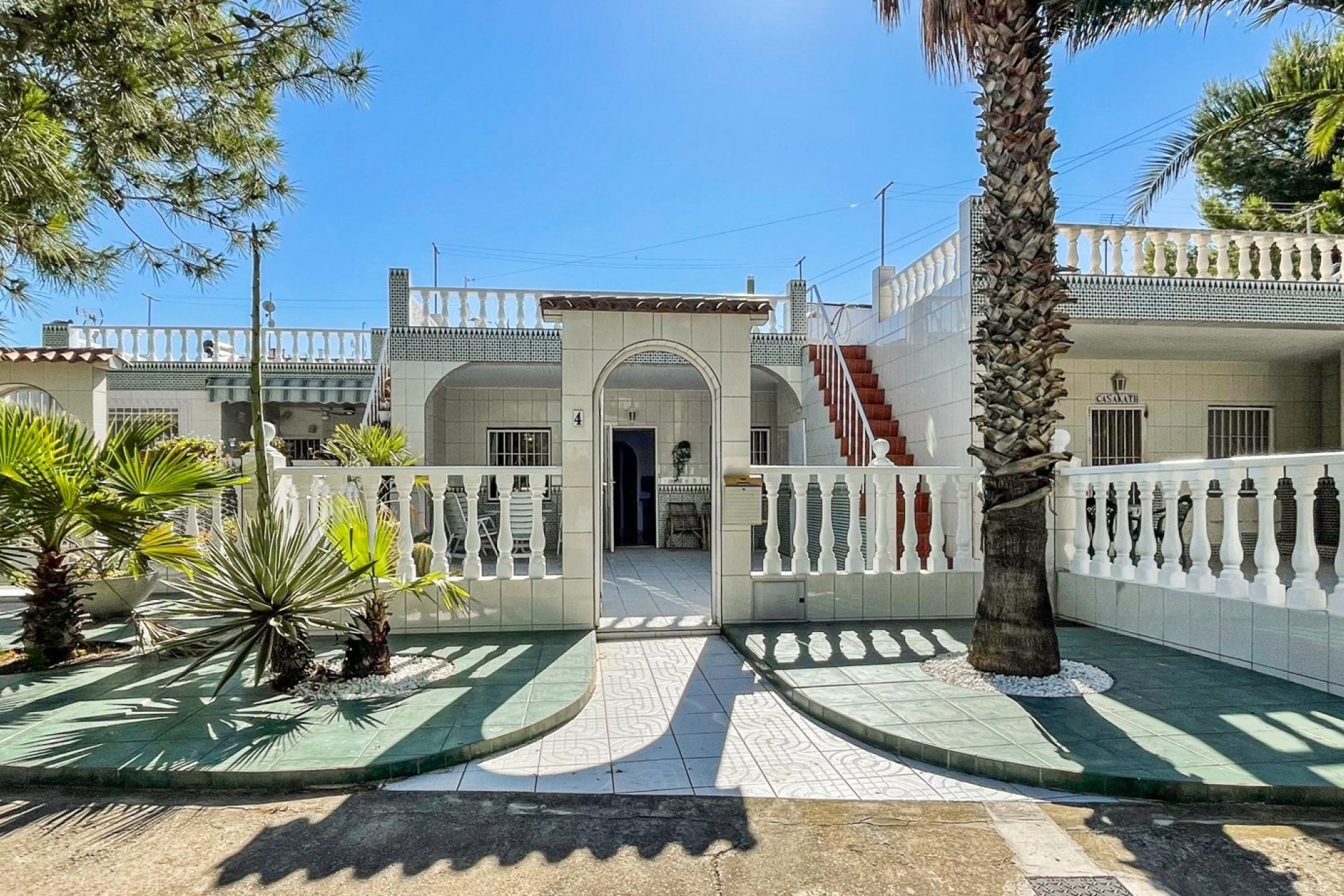 Resale - Terraced house / Townhouse - Torrevieja - La Siesta - El Salado -  Torreta