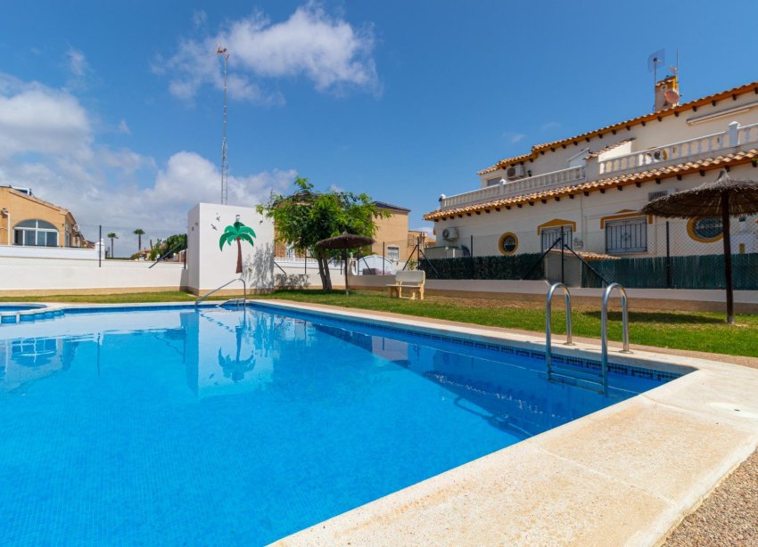 Resale - Terraced house / Townhouse - Torrevieja - Los altos