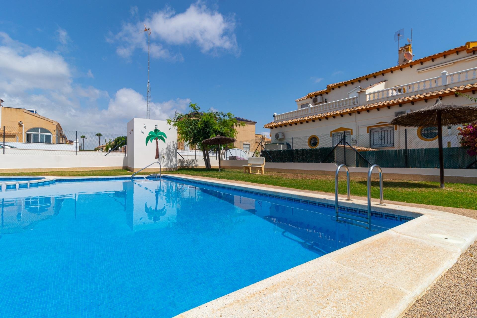 Resale - Terraced house / Townhouse - Torrevieja - Los altos