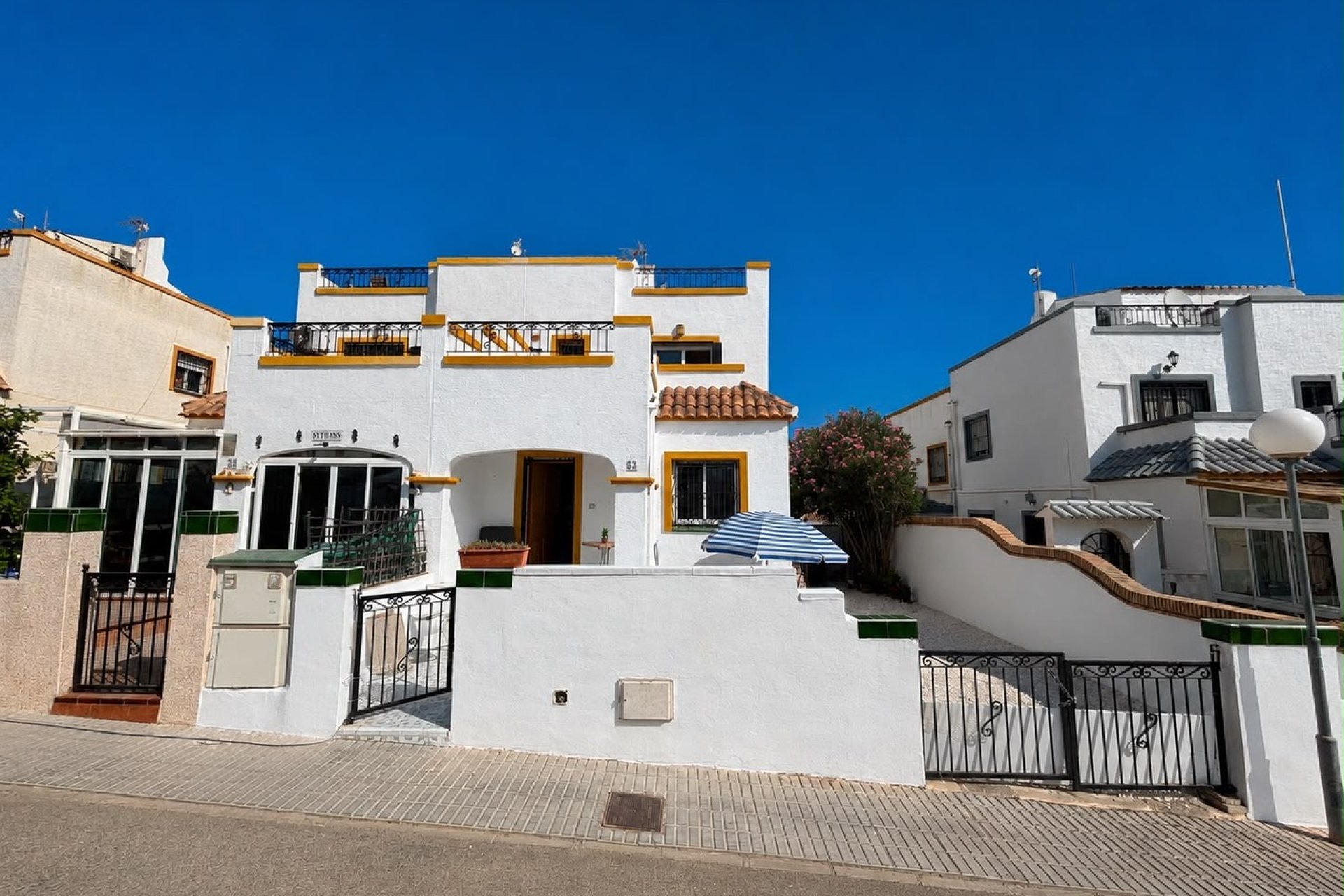 Resale - Terraced house / Townhouse - Torrevieja - Los Altos