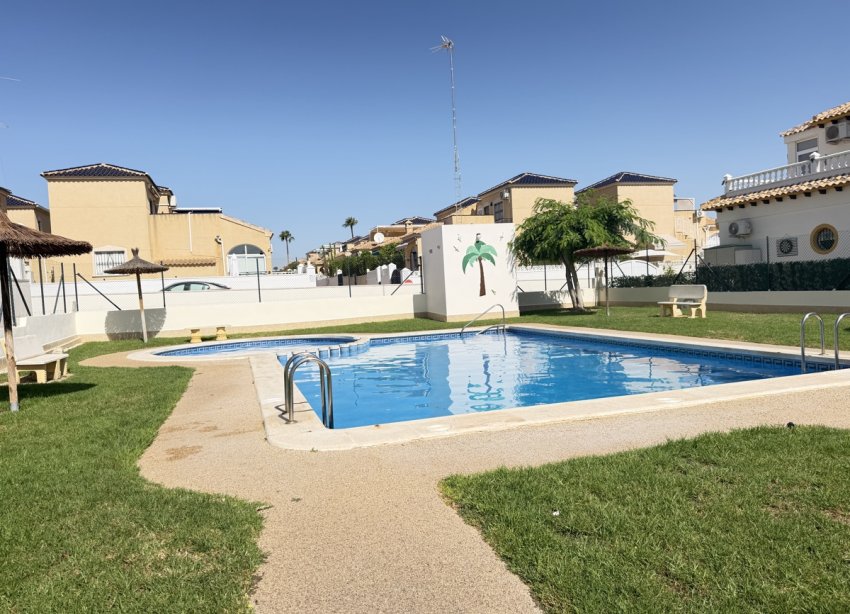 Resale - Terraced house / Townhouse - Torrevieja - Los Altos