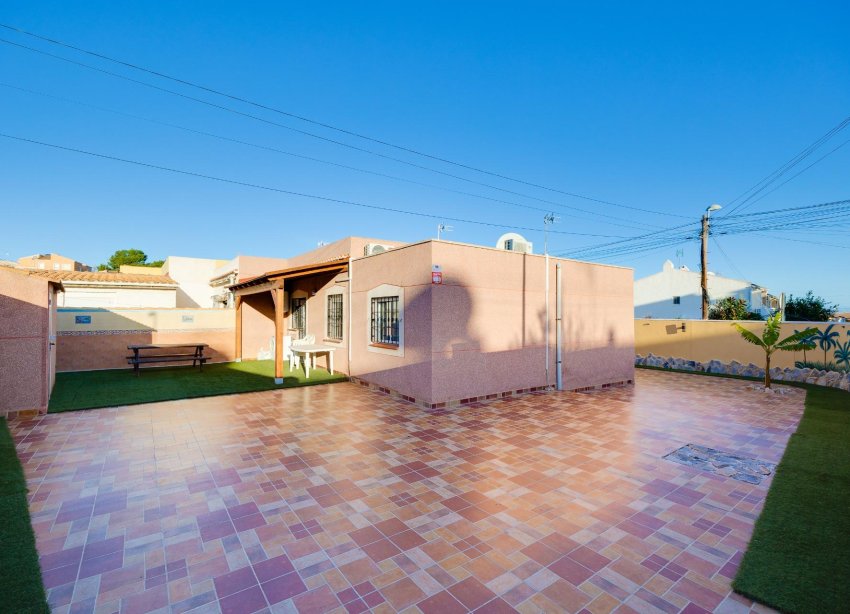 Resale - Terraced house / Townhouse - Torrevieja - Los Balcones