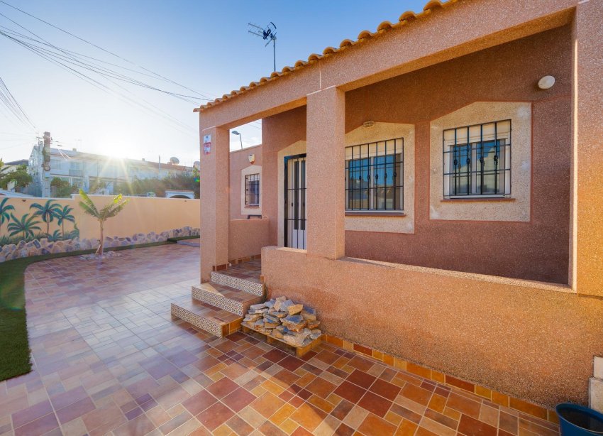 Resale - Terraced house / Townhouse - Torrevieja - Los Balcones
