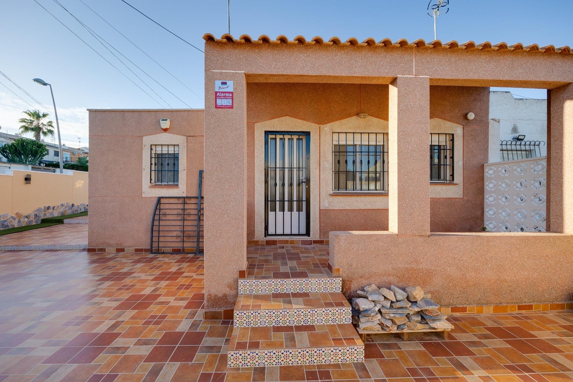 Resale - Terraced house / Townhouse - Torrevieja - Los Balcones