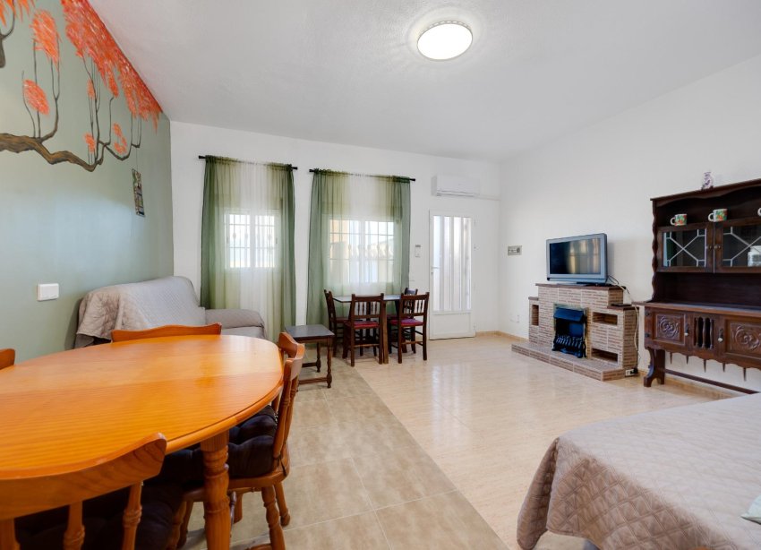 Resale - Terraced house / Townhouse - Torrevieja - Los Balcones