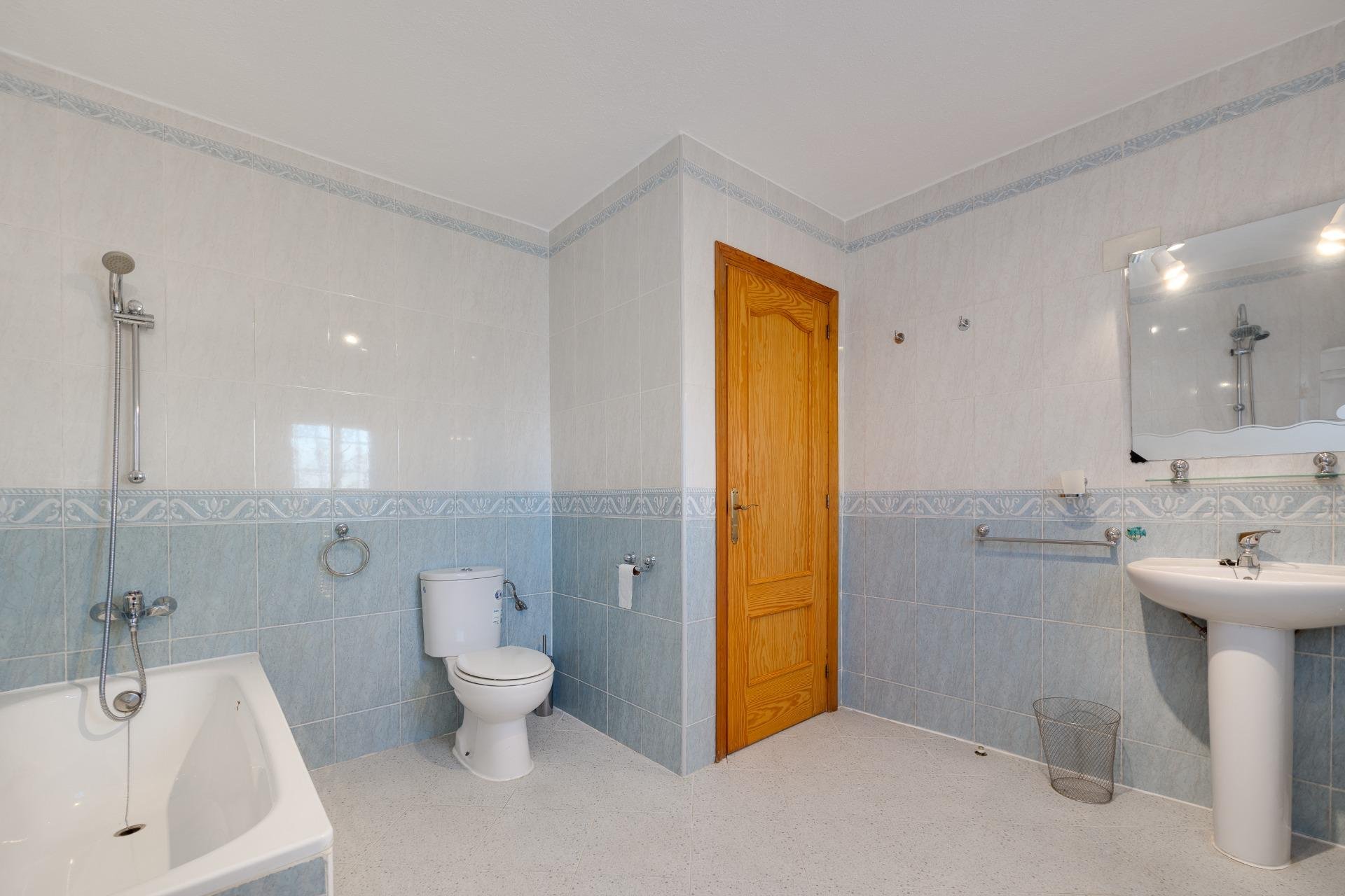 Resale - Terraced house / Townhouse - Torrevieja - Los Balcones