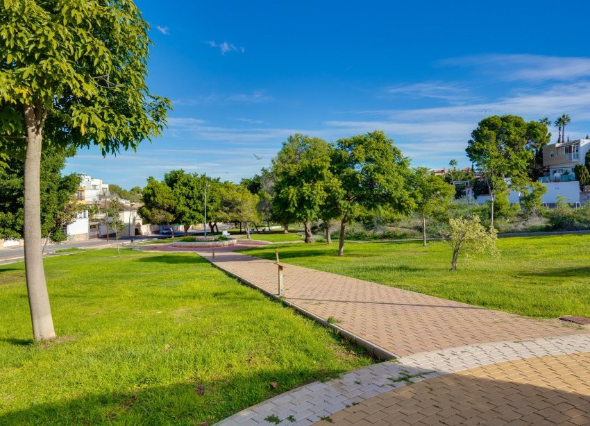 Resale - Terraced house / Townhouse - Torrevieja - Los Balcones
