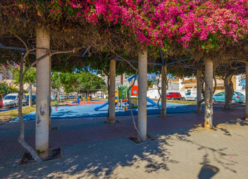 Resale - Terraced house / Townhouse - Torrevieja - Nueva Torrevieja