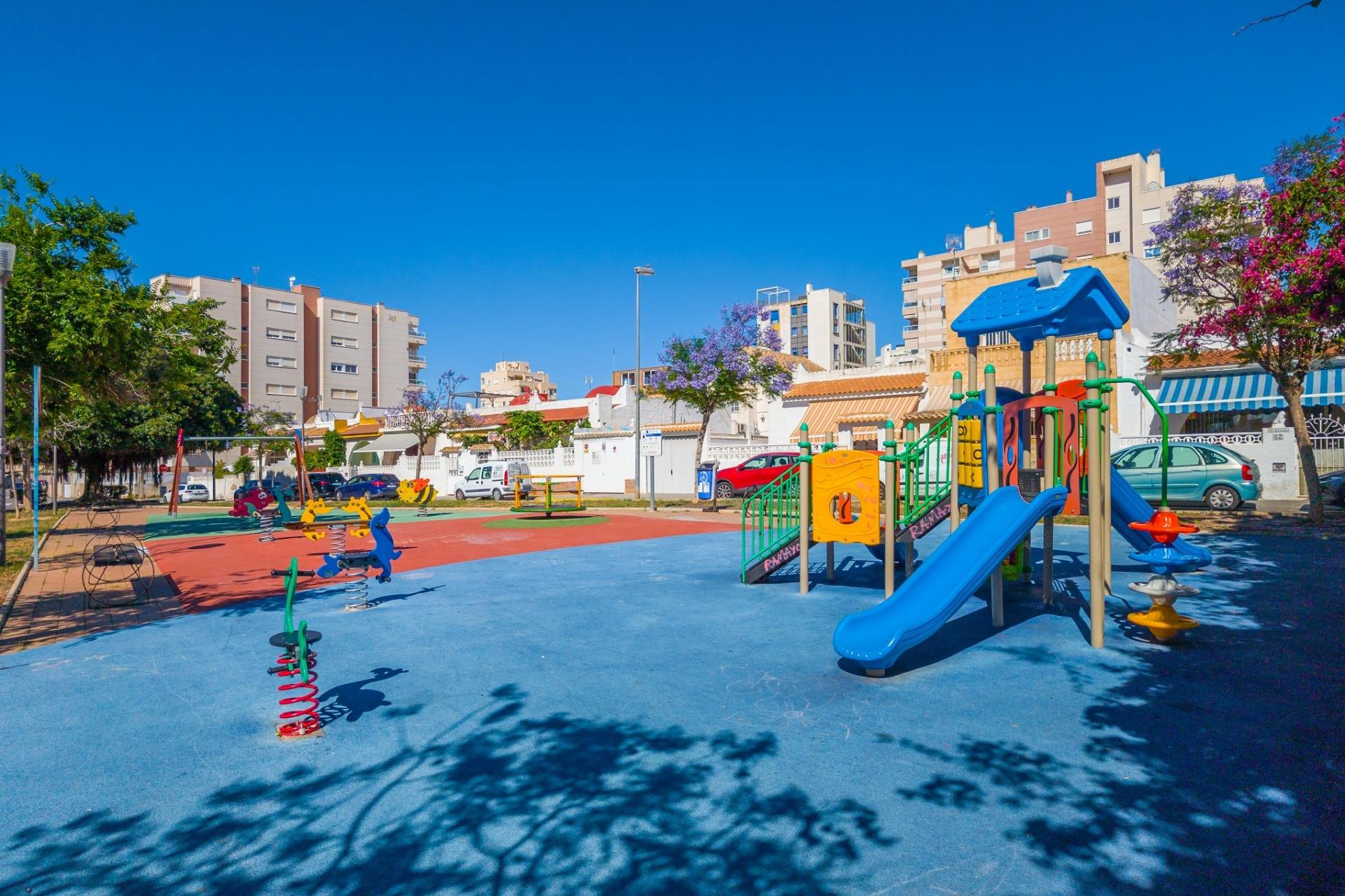 Resale - Terraced house / Townhouse - Torrevieja - Nueva Torrevieja