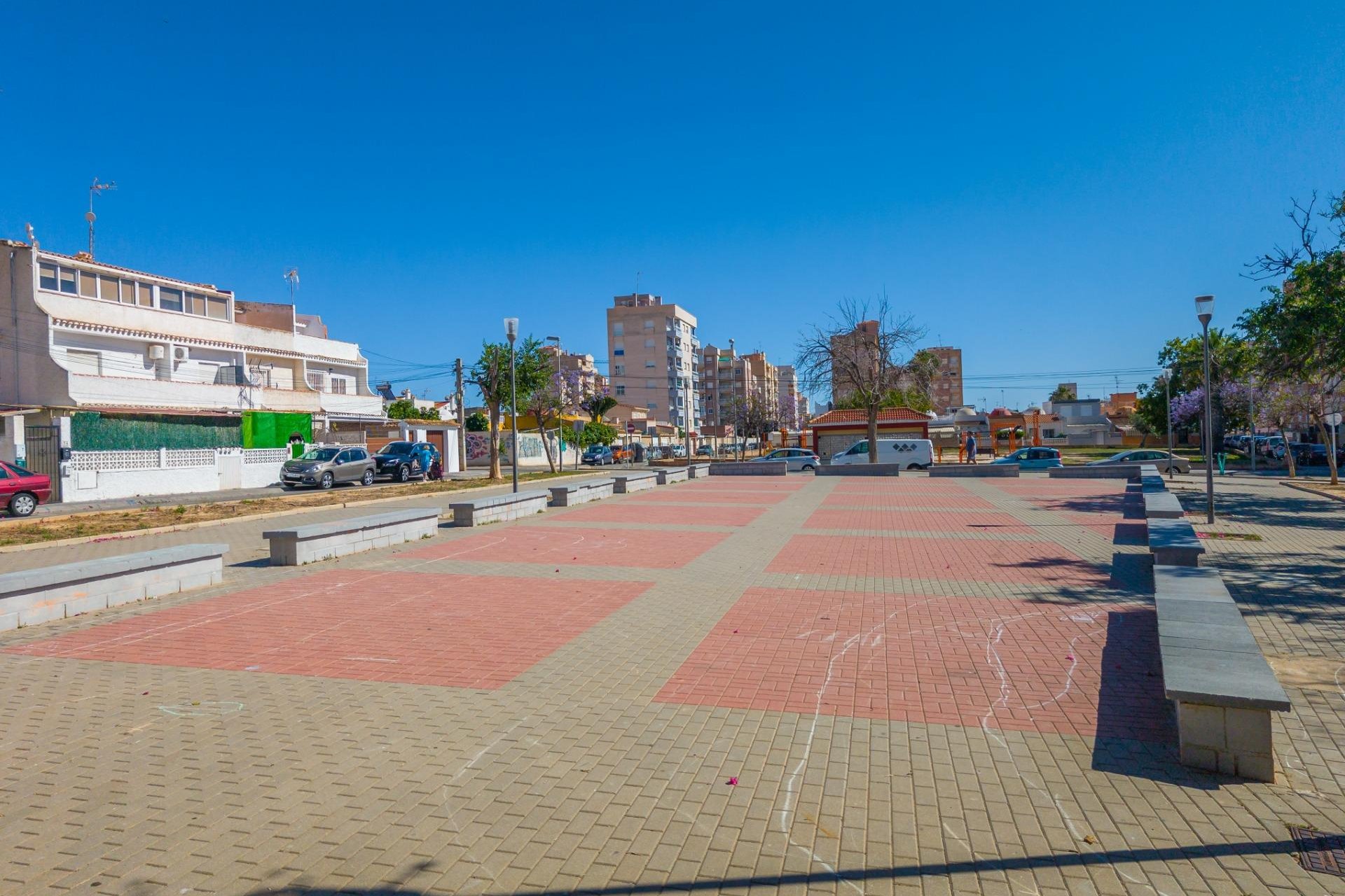 Resale - Terraced house / Townhouse - Torrevieja - Nueva Torrevieja