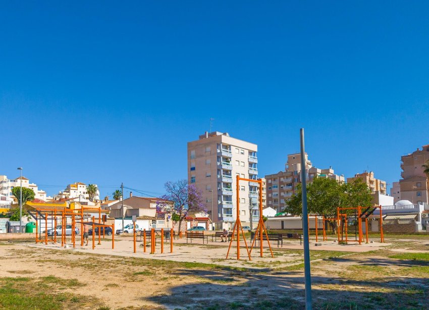 Resale - Terraced house / Townhouse - Torrevieja - Nueva Torrevieja