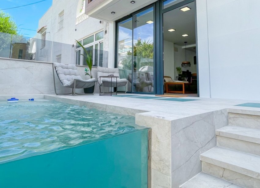 Resale - Terraced house / Townhouse - Torrevieja - Nueva Torrevieja