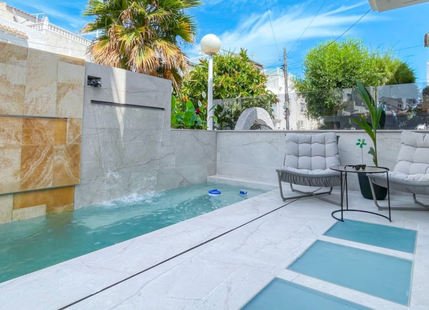 Resale - Terraced house / Townhouse - Torrevieja - Nueva Torrevieja