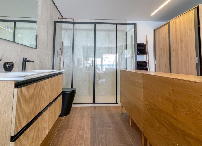 Resale - Terraced house / Townhouse - Torrevieja - Nueva Torrevieja