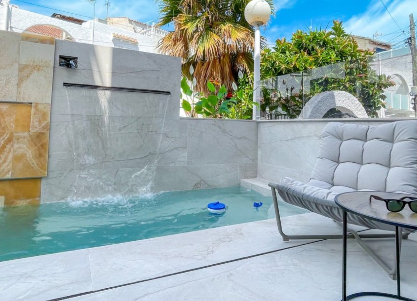 Resale - Terraced house / Townhouse - Torrevieja - Nueva Torrevieja