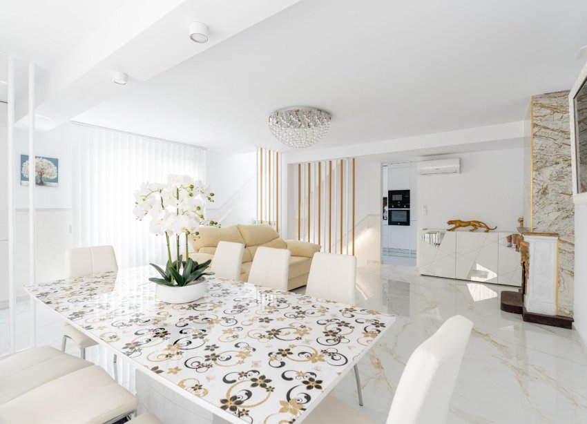 Resale - Terraced house / Townhouse - Torrevieja - Punta prima