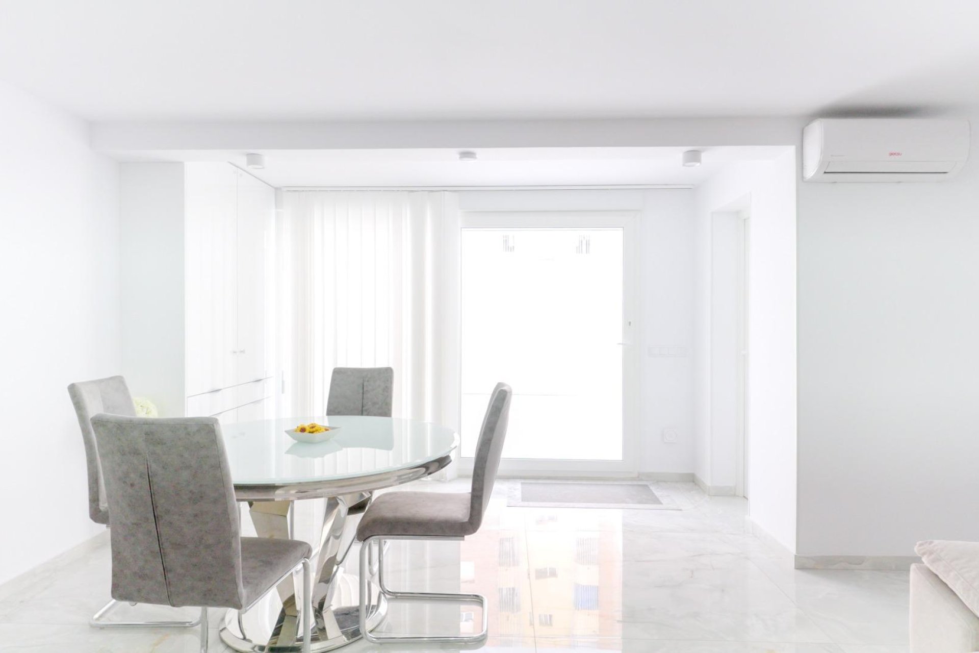 Resale - Terraced house / Townhouse - Torrevieja - Punta prima