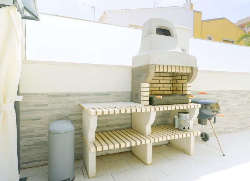 Resale - Terraced house / Townhouse - Torrevieja - Punta prima