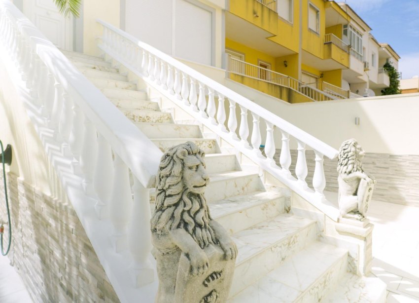 Resale - Terraced house / Townhouse - Torrevieja - Punta prima