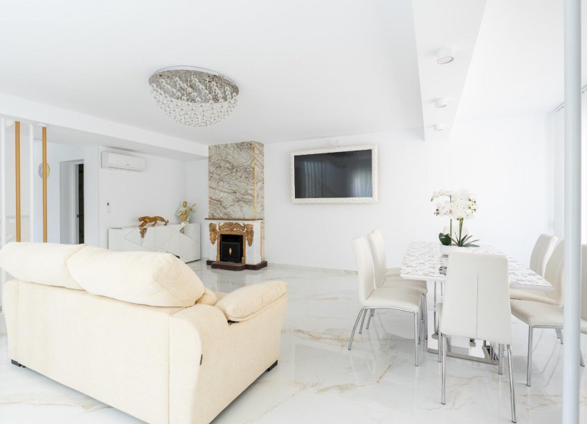 Resale - Terraced house / Townhouse - Torrevieja - Punta prima