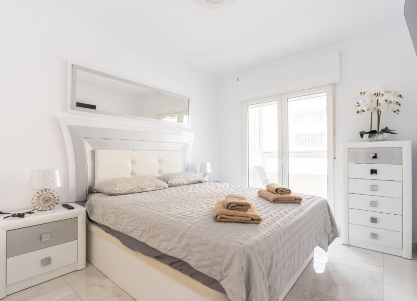 Resale - Terraced house / Townhouse - Torrevieja - Punta prima