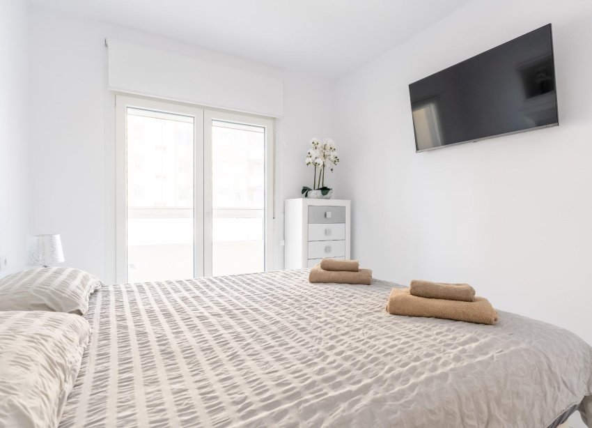 Resale - Terraced house / Townhouse - Torrevieja - Punta prima