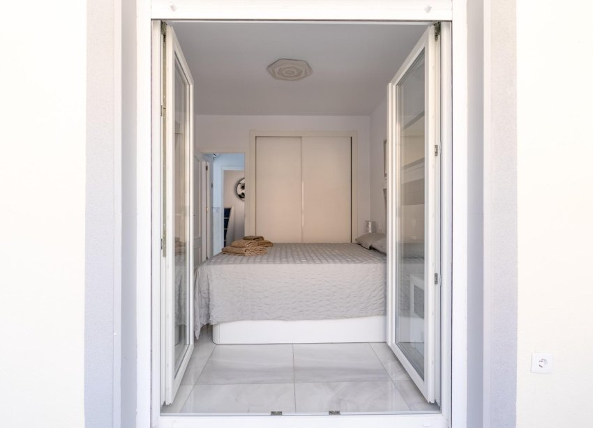 Resale - Terraced house / Townhouse - Torrevieja - Punta prima