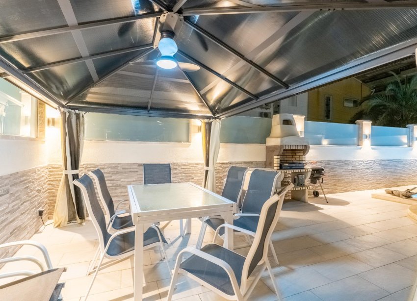 Resale - Terraced house / Townhouse - Torrevieja - Punta prima