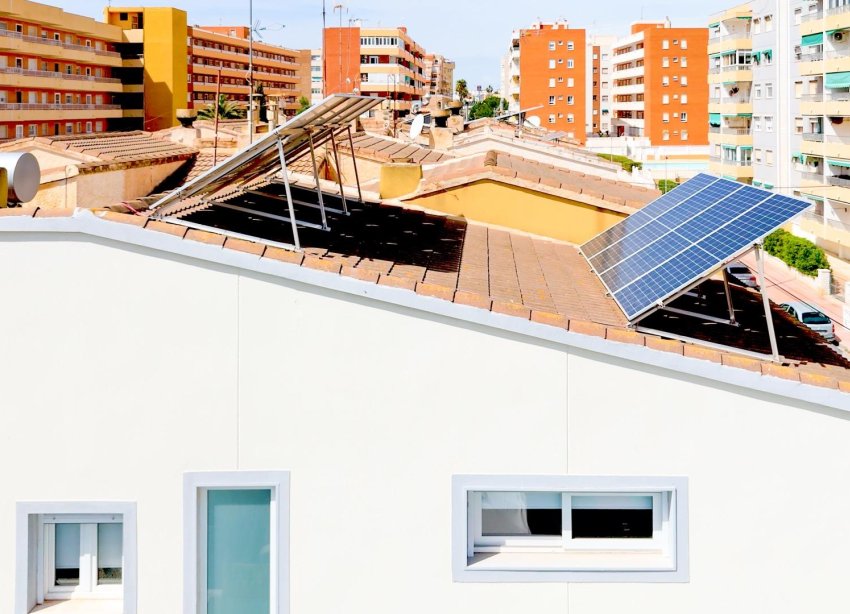 Resale - Terraced house / Townhouse - Torrevieja - Punta prima