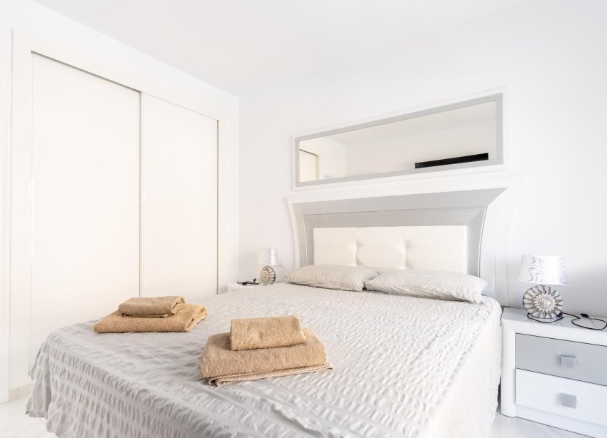 Resale - Terraced house / Townhouse - Torrevieja - Punta prima